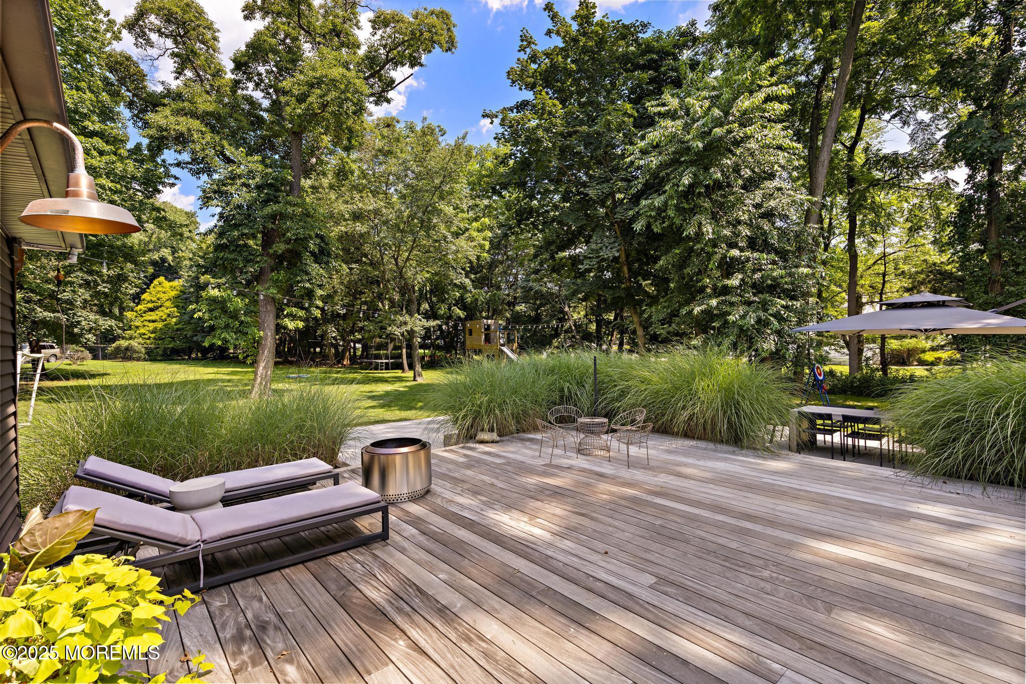 6 Cobblestone Court