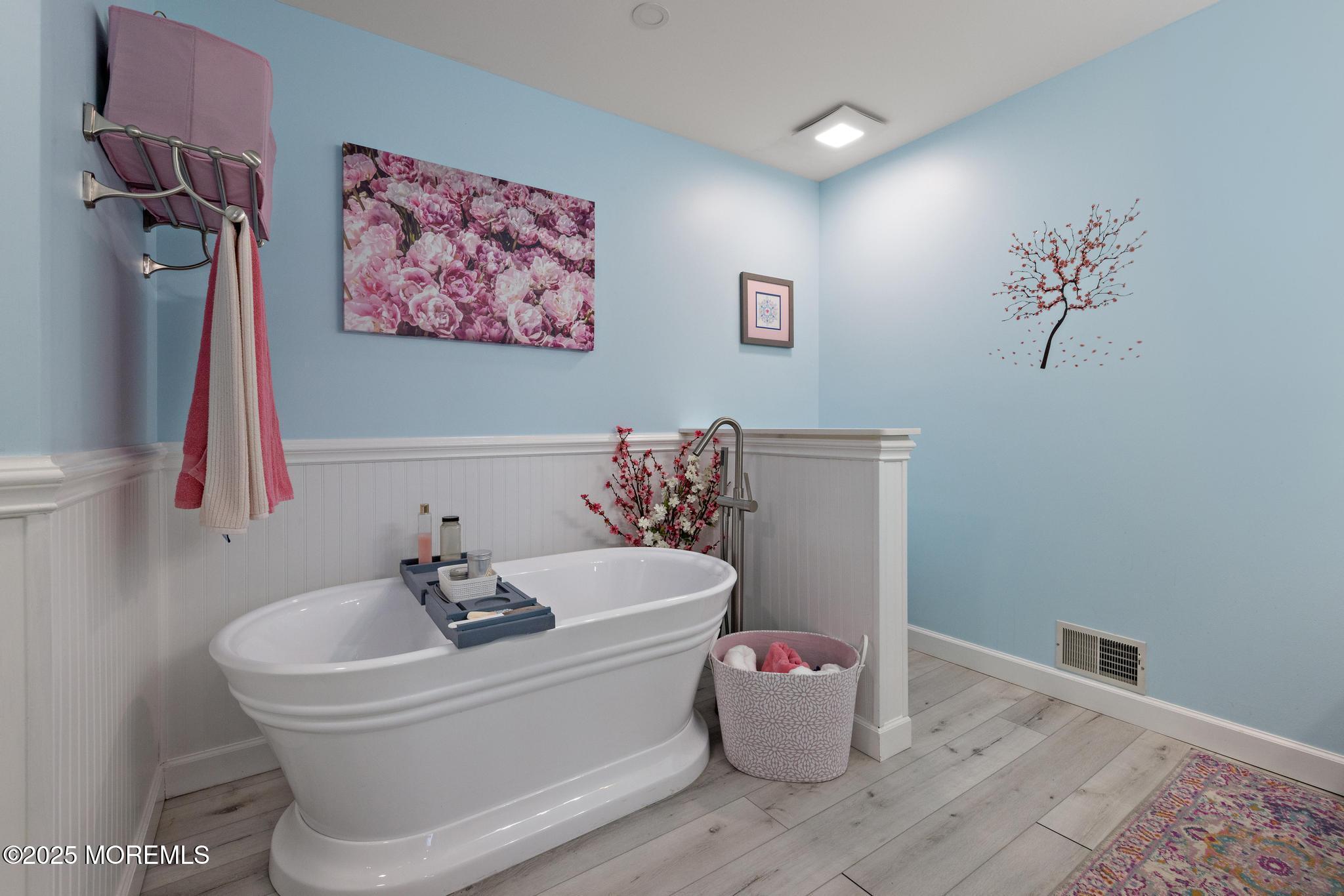 73 Orchid Court, 703