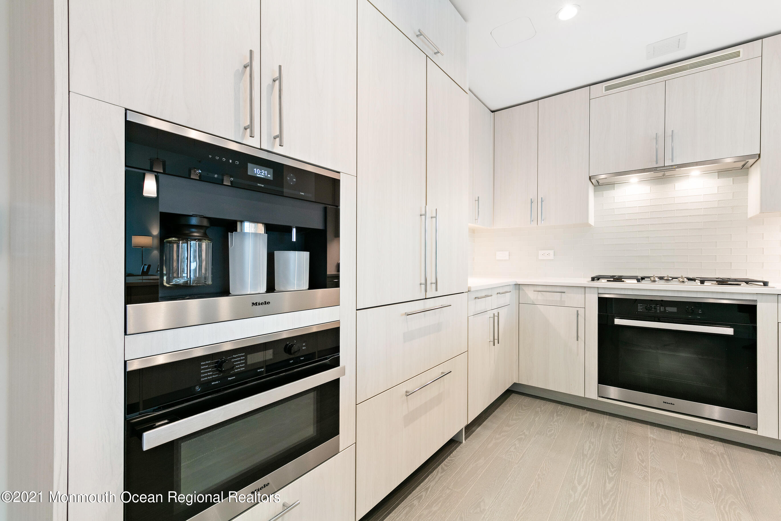 30 Melrose Terrace, 408