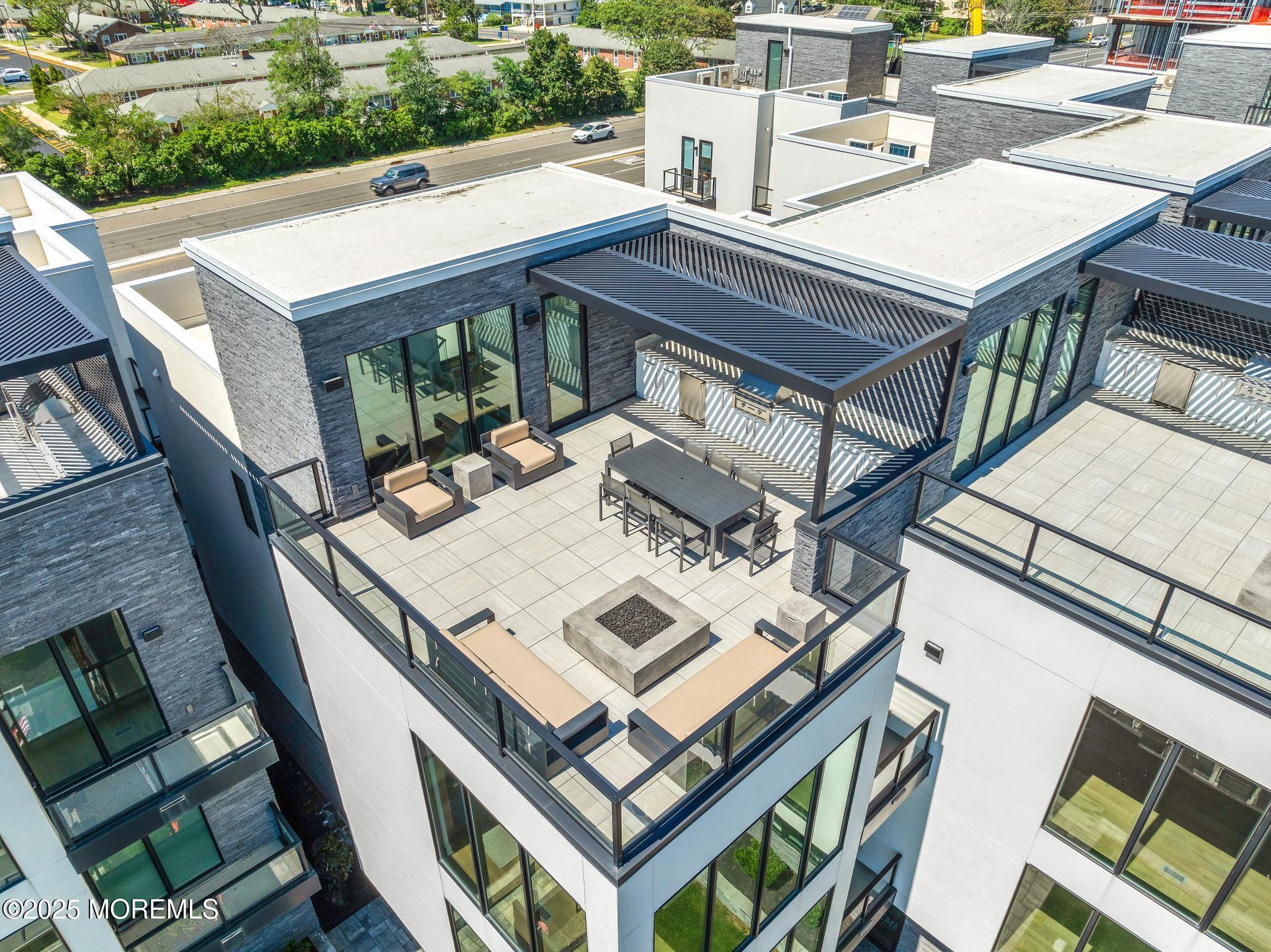 200 Ocean Avenue N, 19