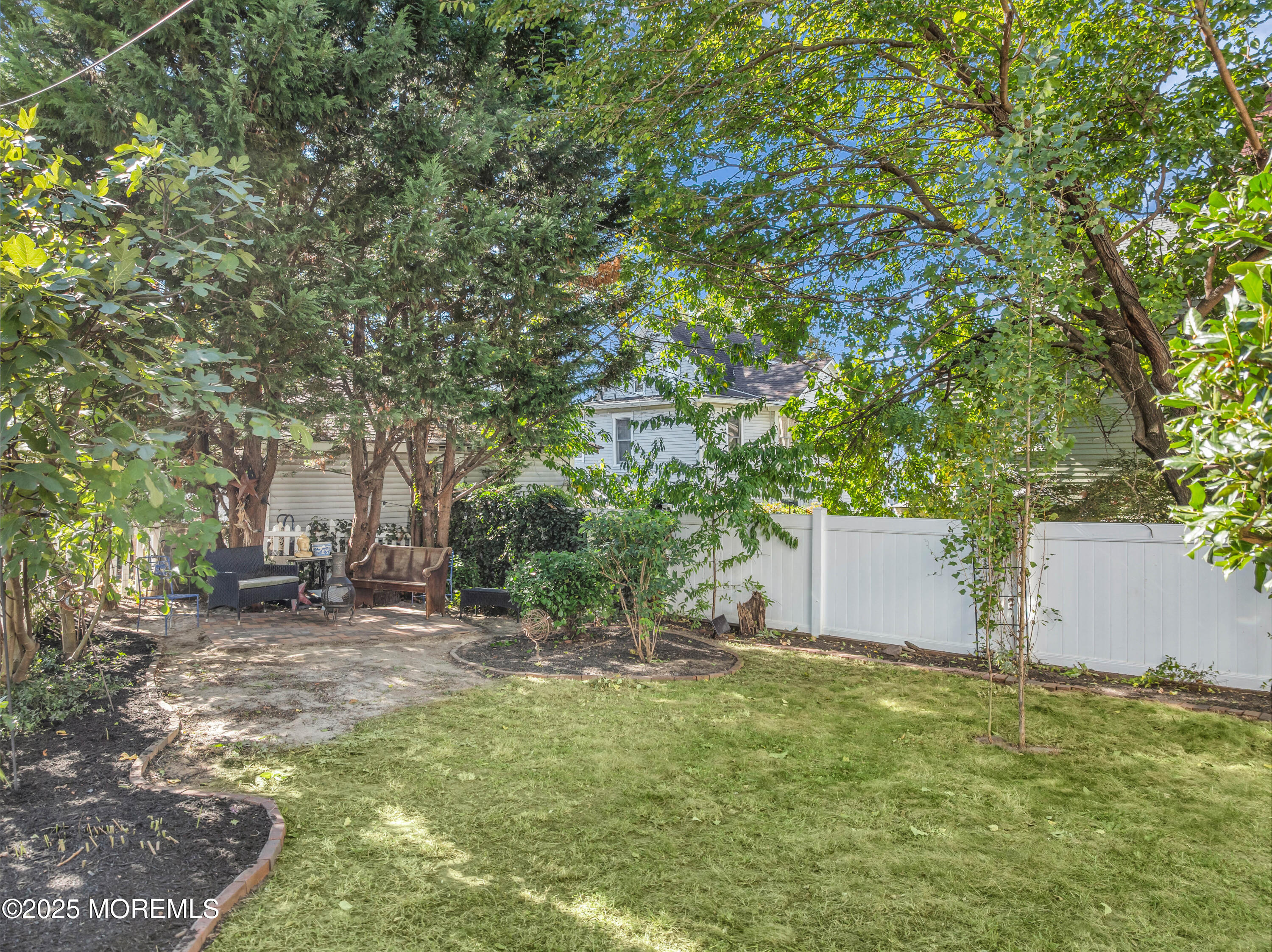 23 6th Avenue