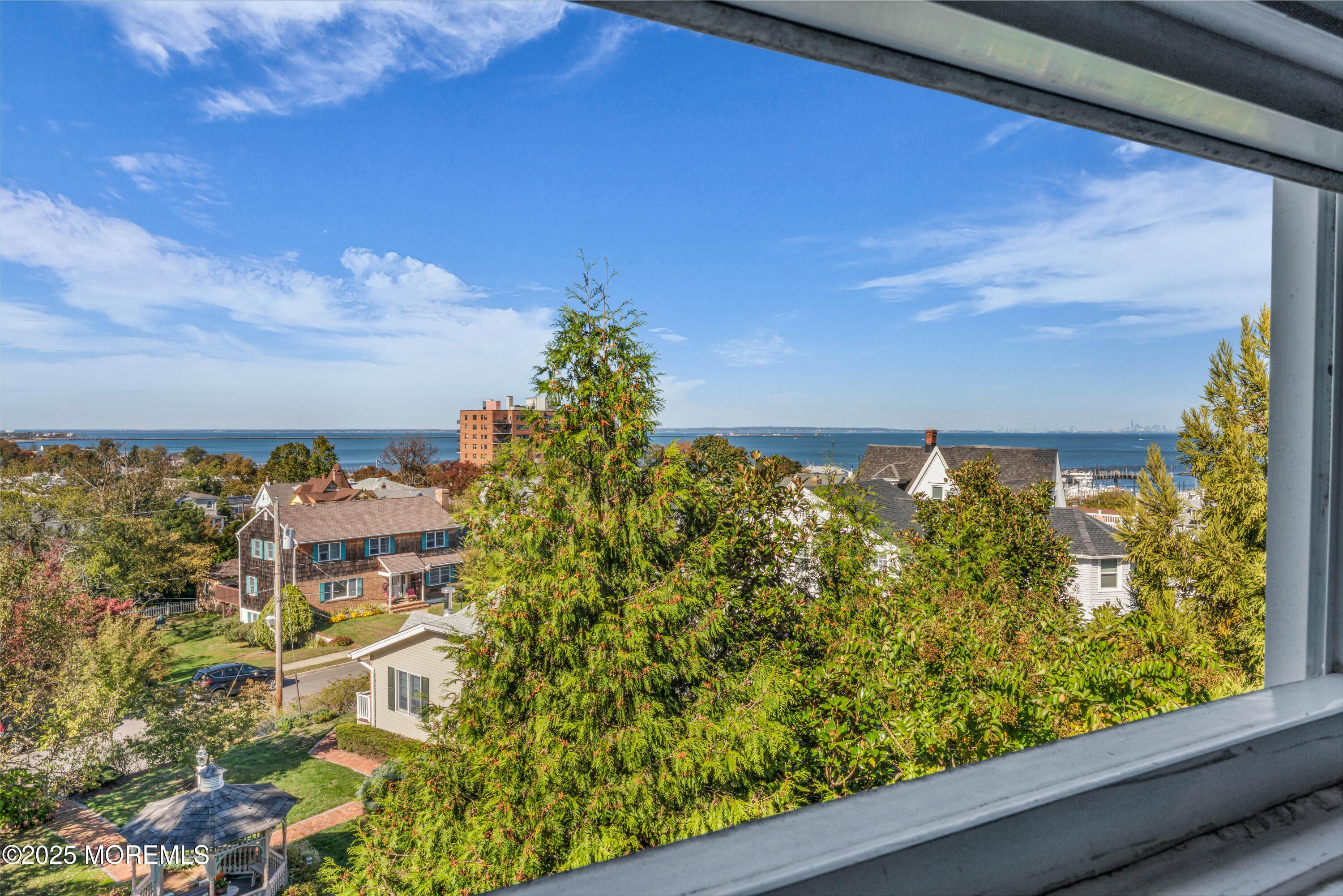 23 6th Avenue