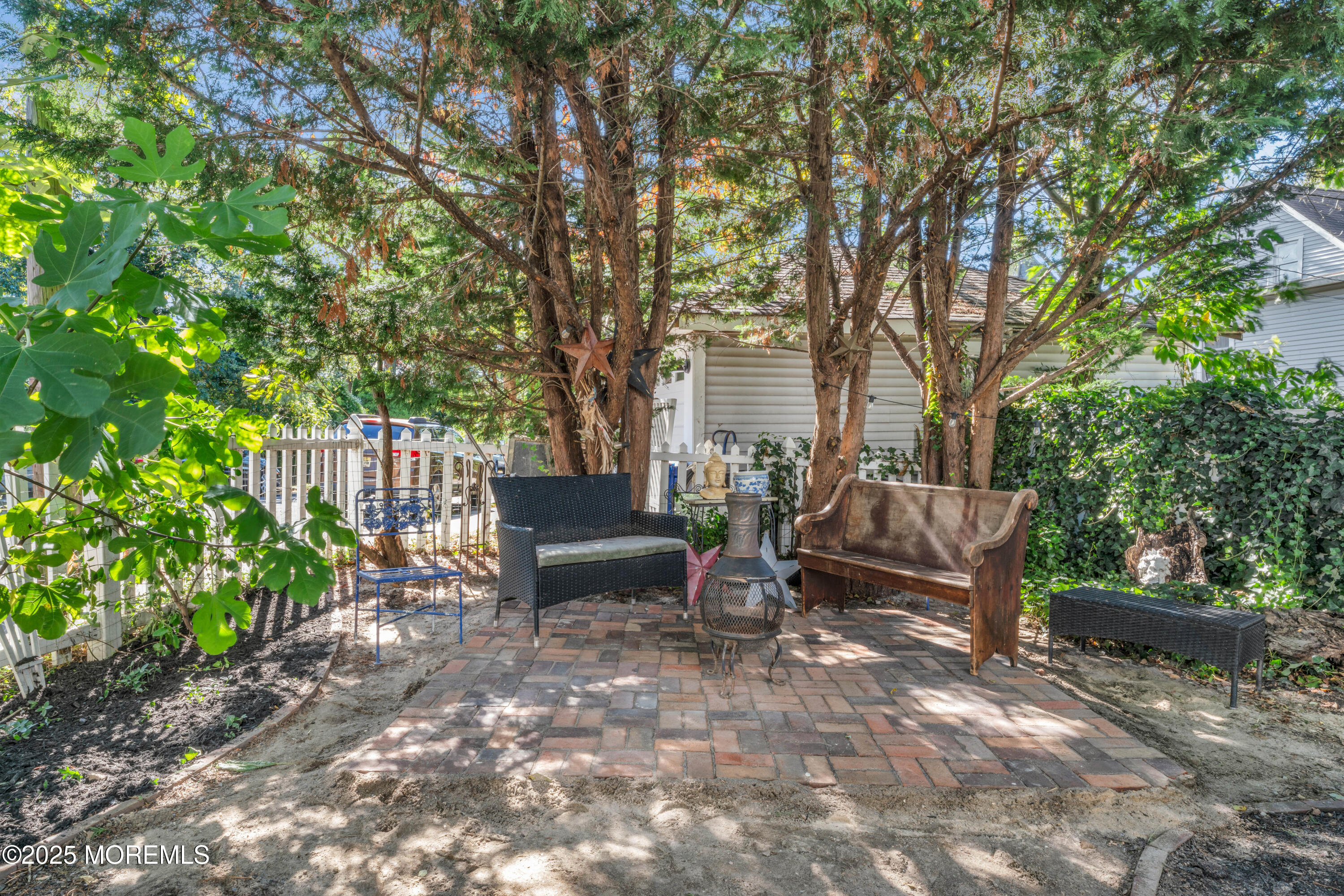 23 6th Avenue