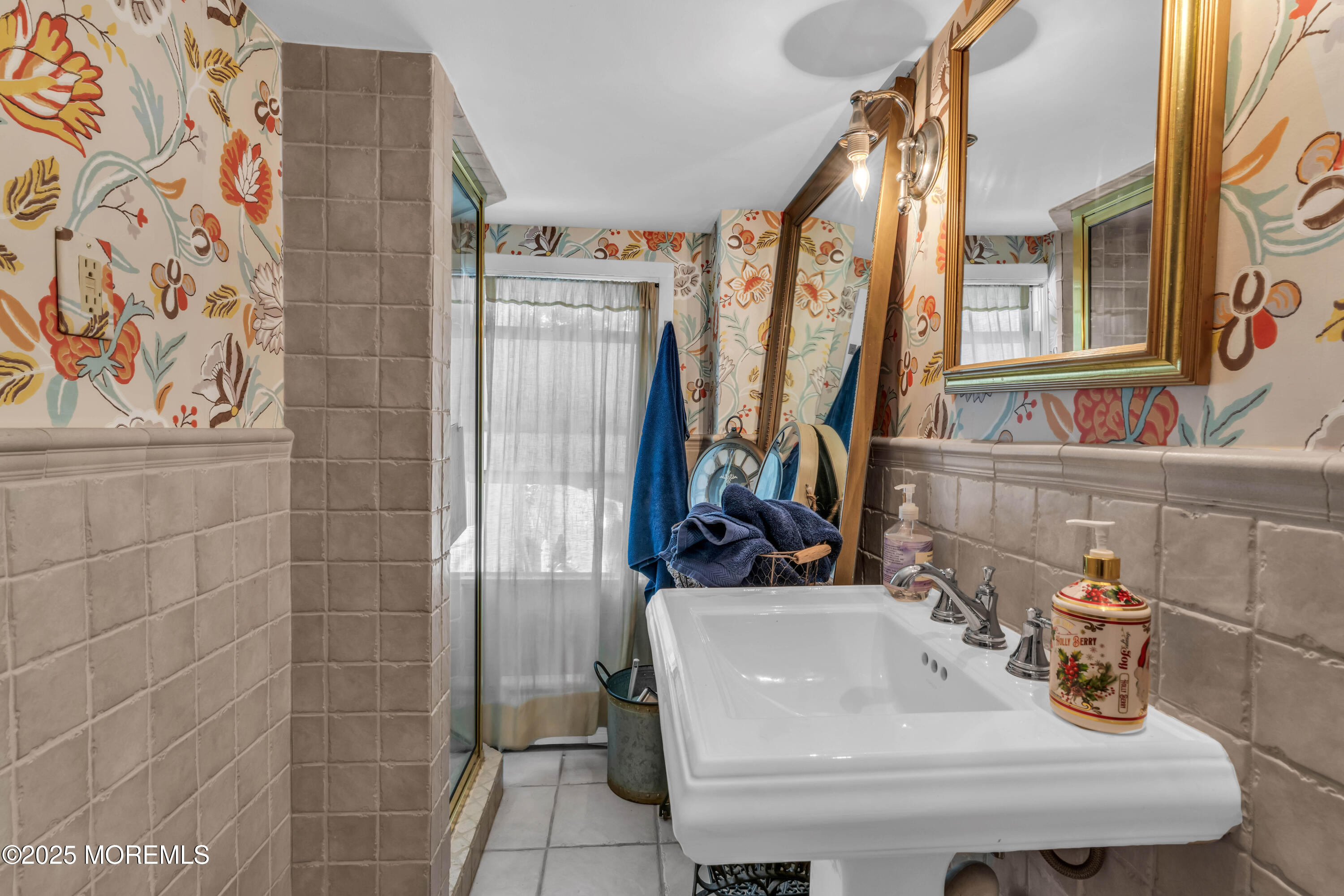 23 6th Avenue