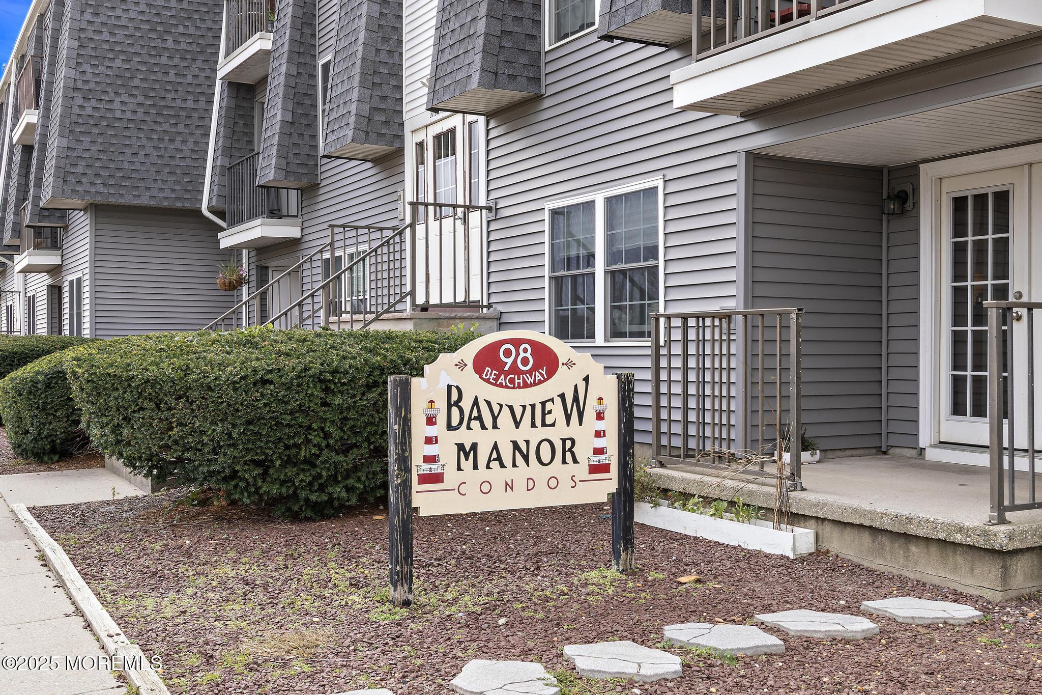 98 Beachway Avenue, 13