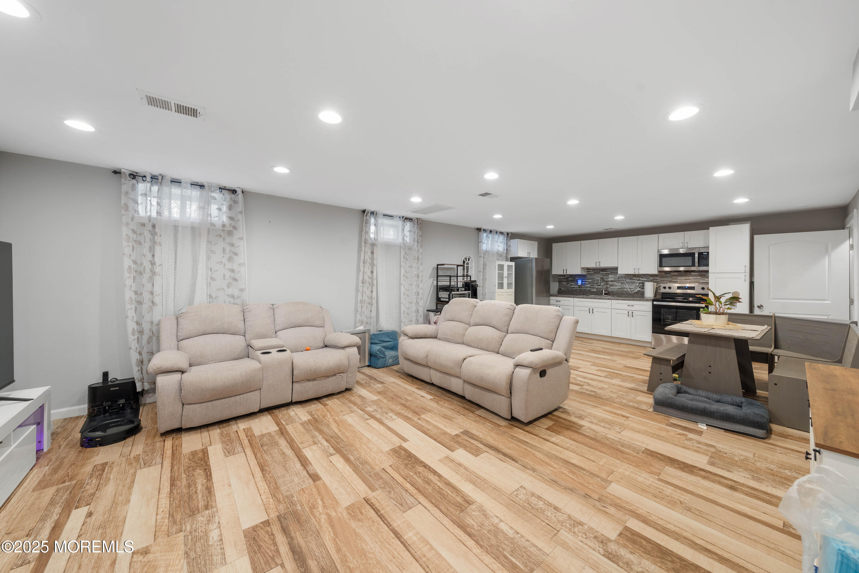 436 Applegate Avenue