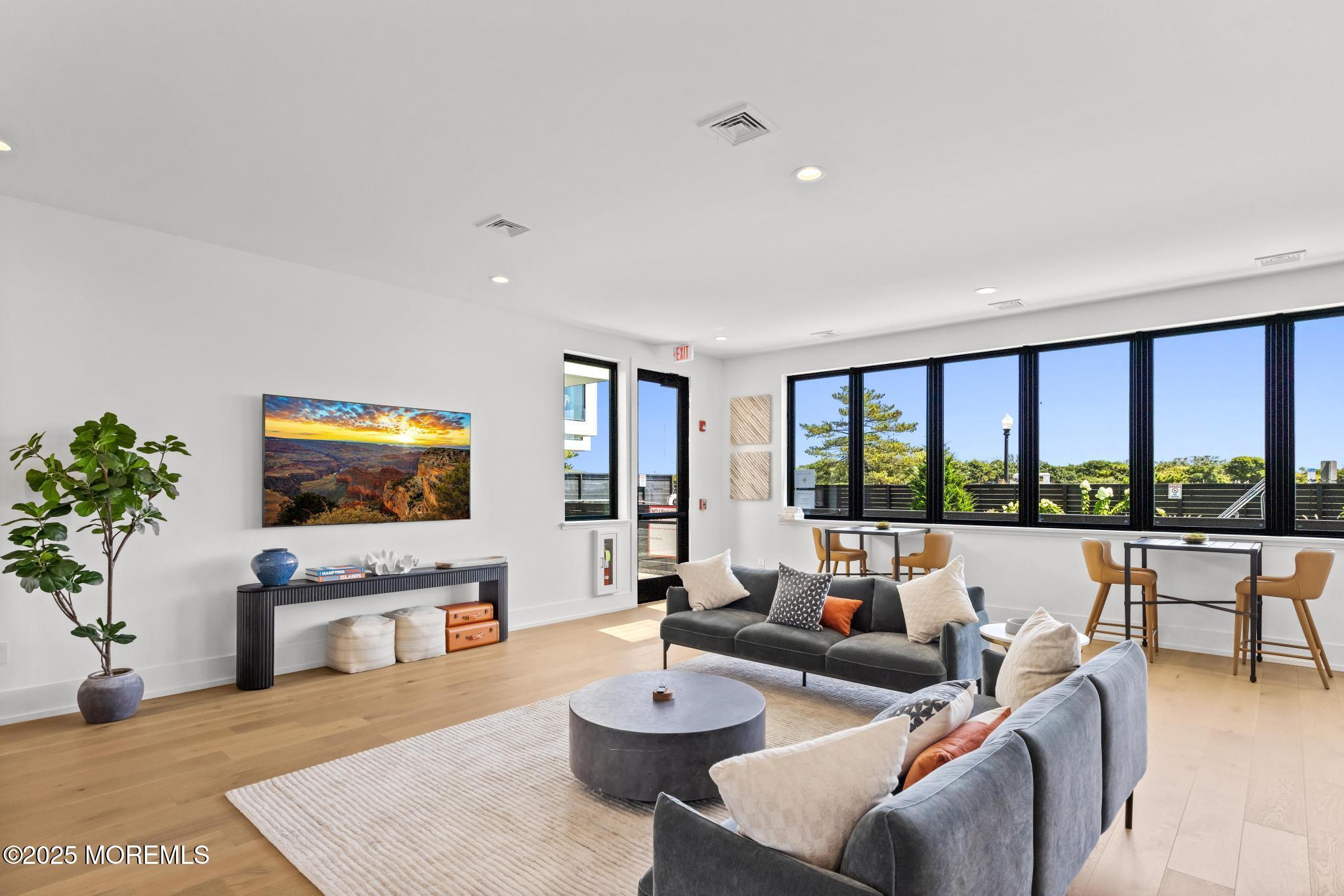 200 Ocean Avenue N 22