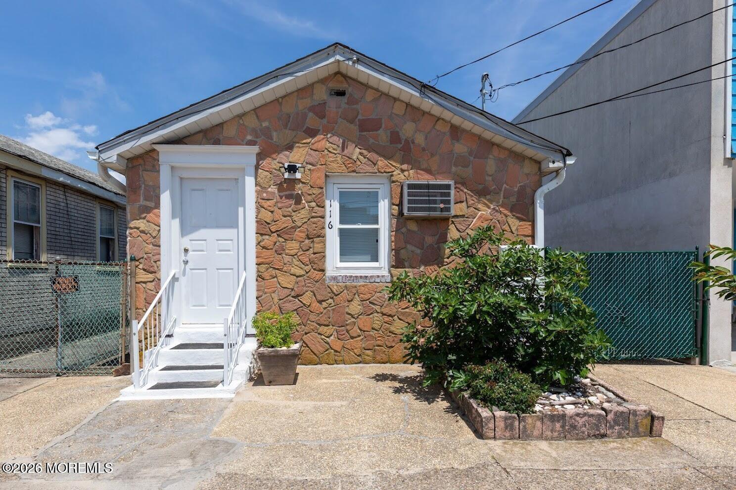 116 Sheridan Avenue 3