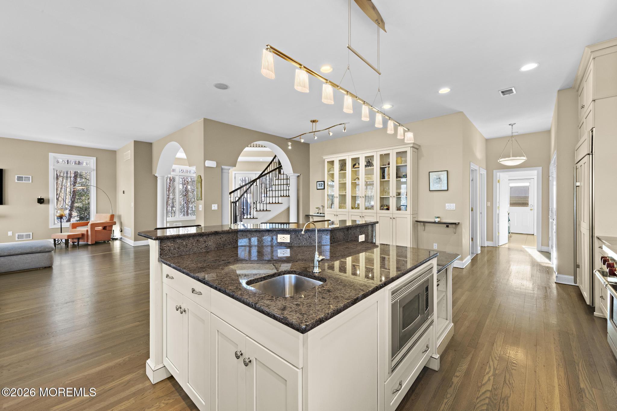 307 Lakeside Avenue
