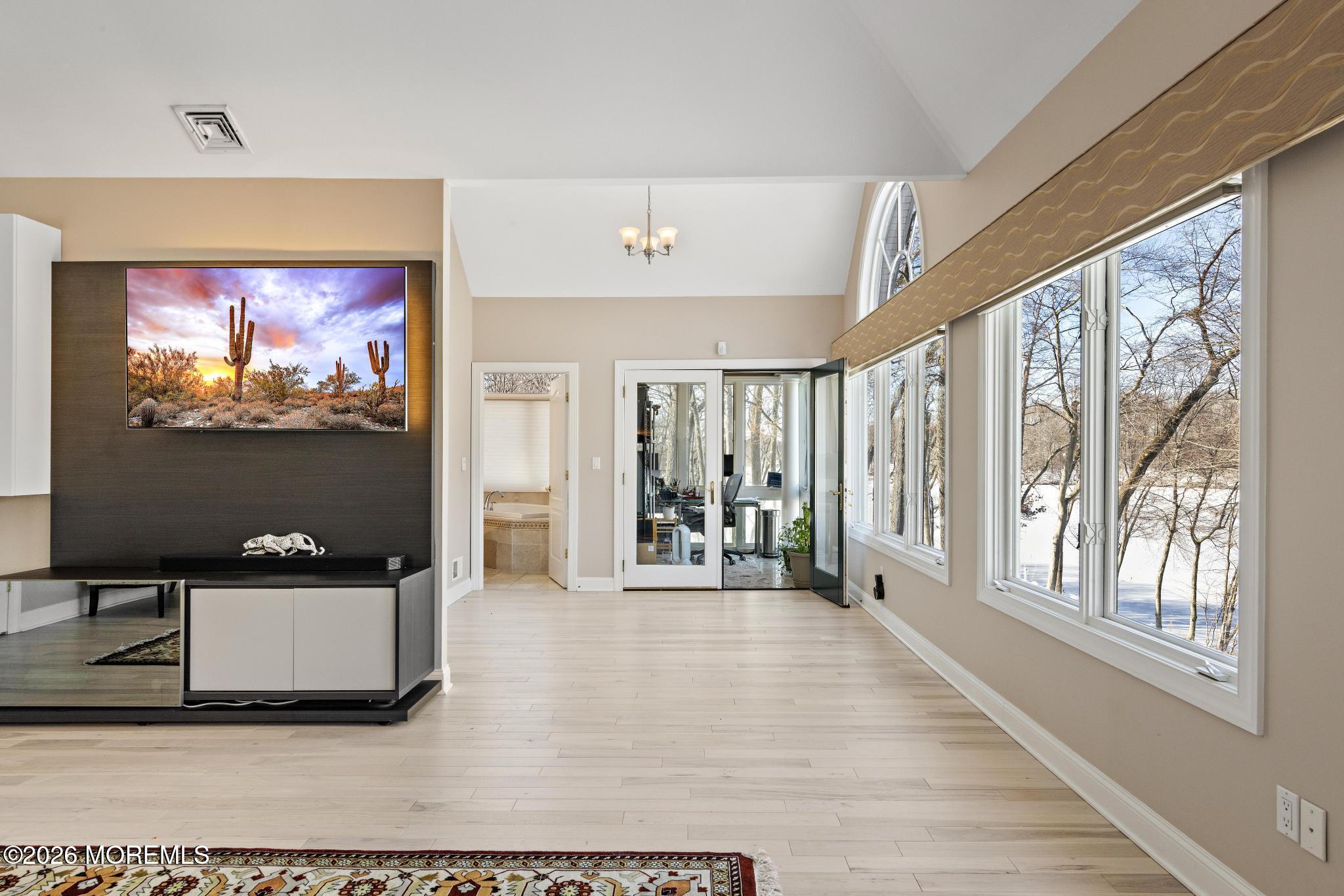307 Lakeside Avenue