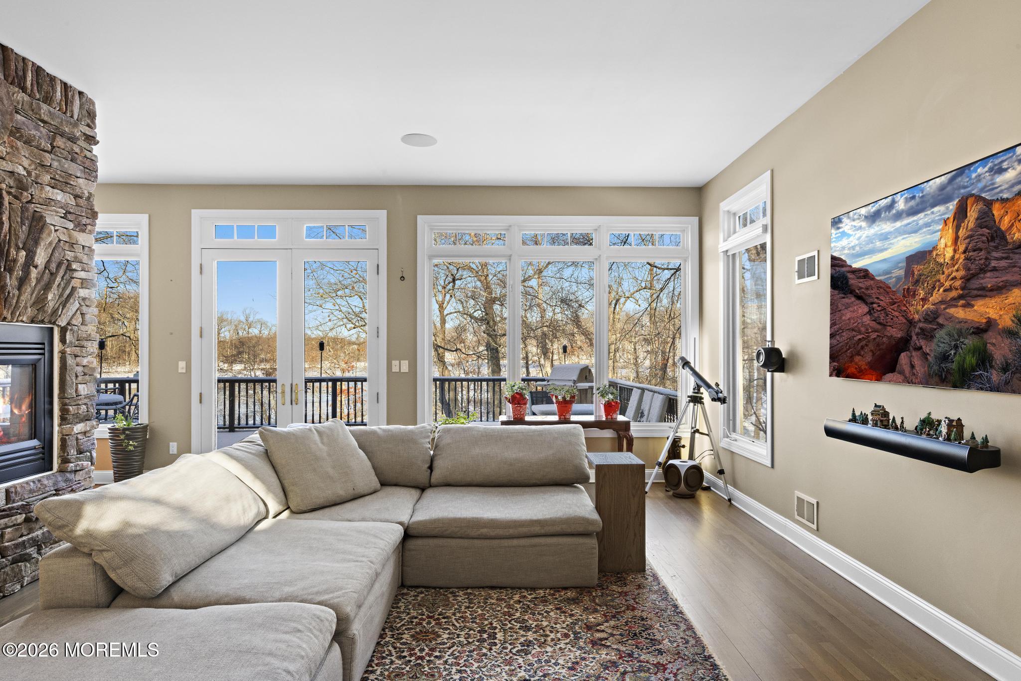 307 Lakeside Avenue