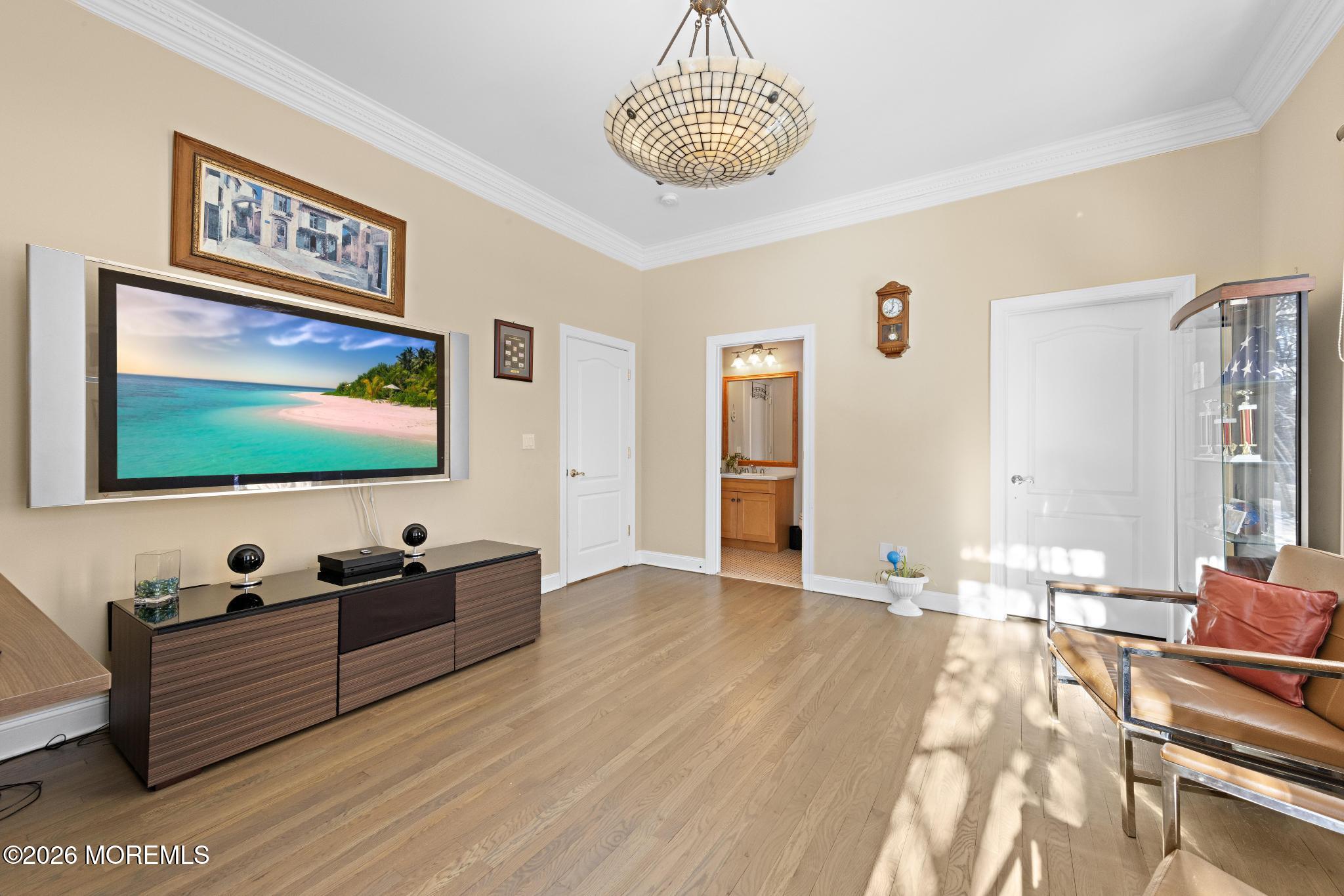307 Lakeside Avenue