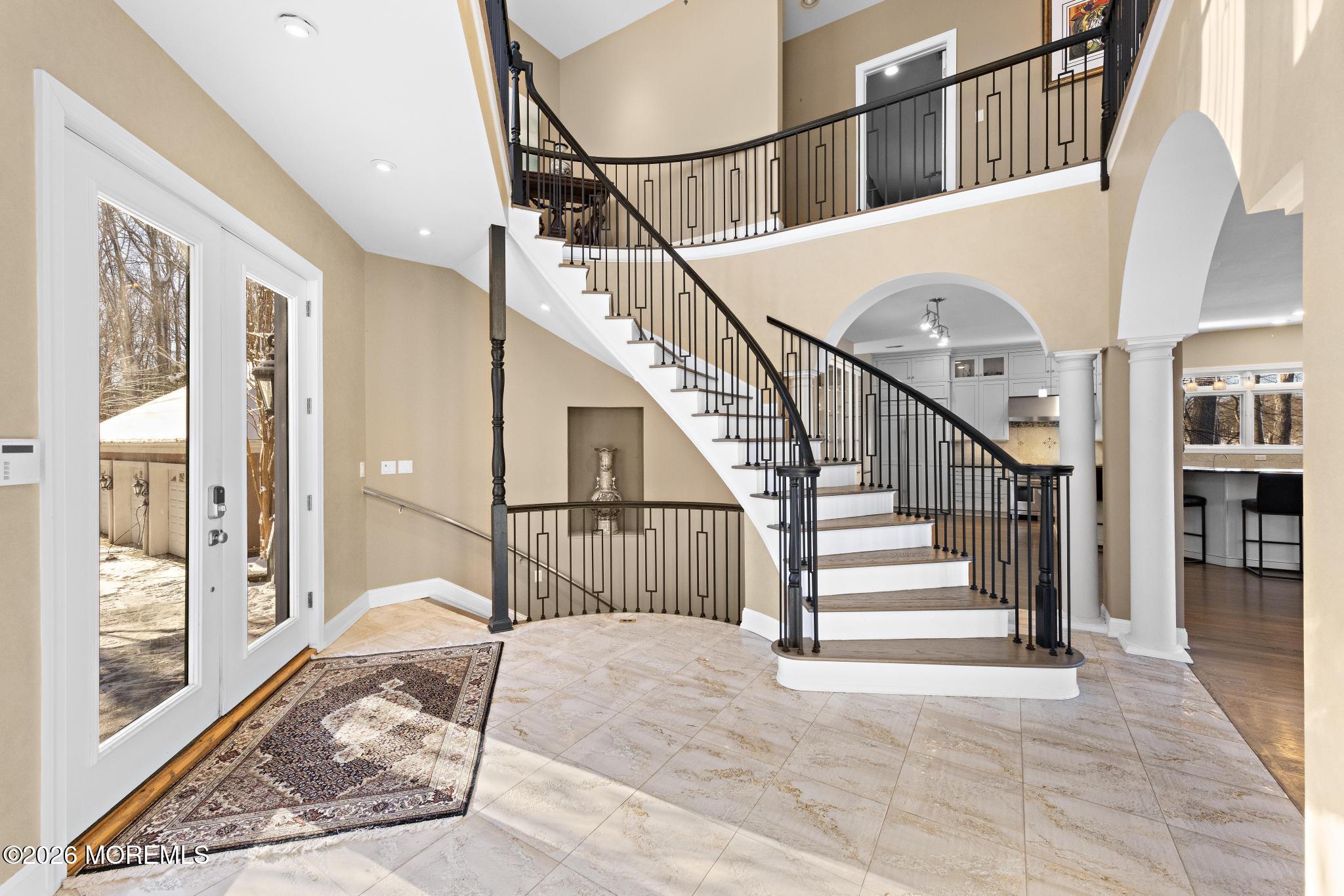 307 Lakeside Avenue