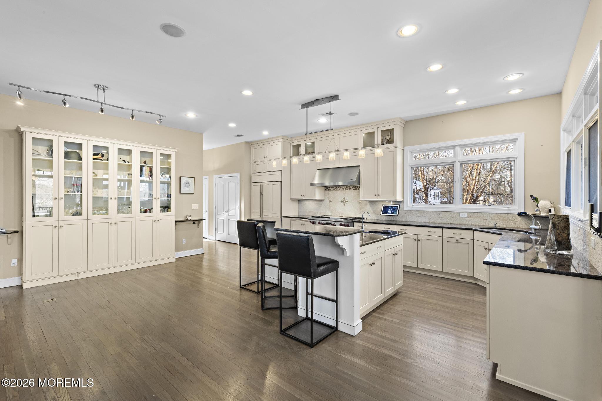 307 Lakeside Avenue