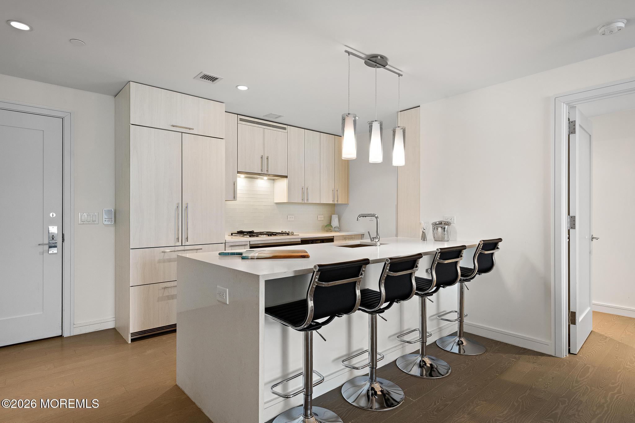 15 Morris Avenue 416