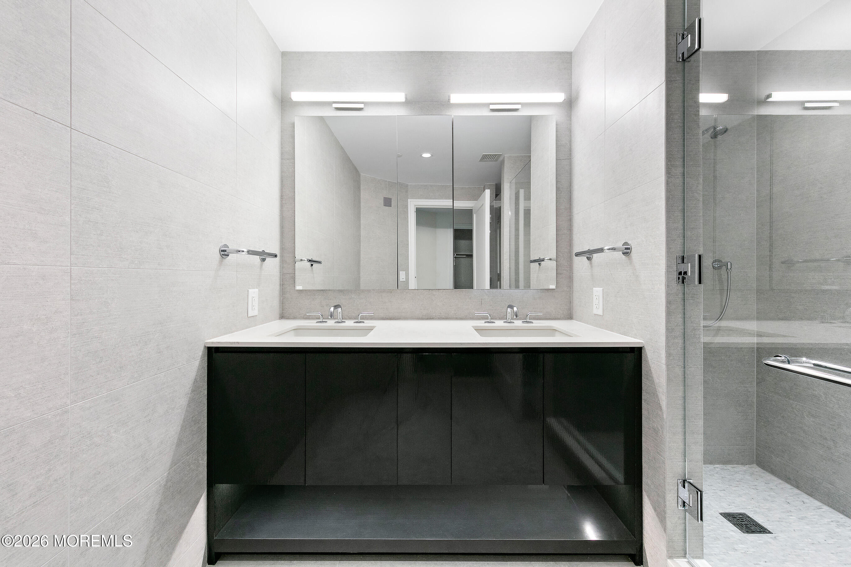 15 Morris Avenue 317