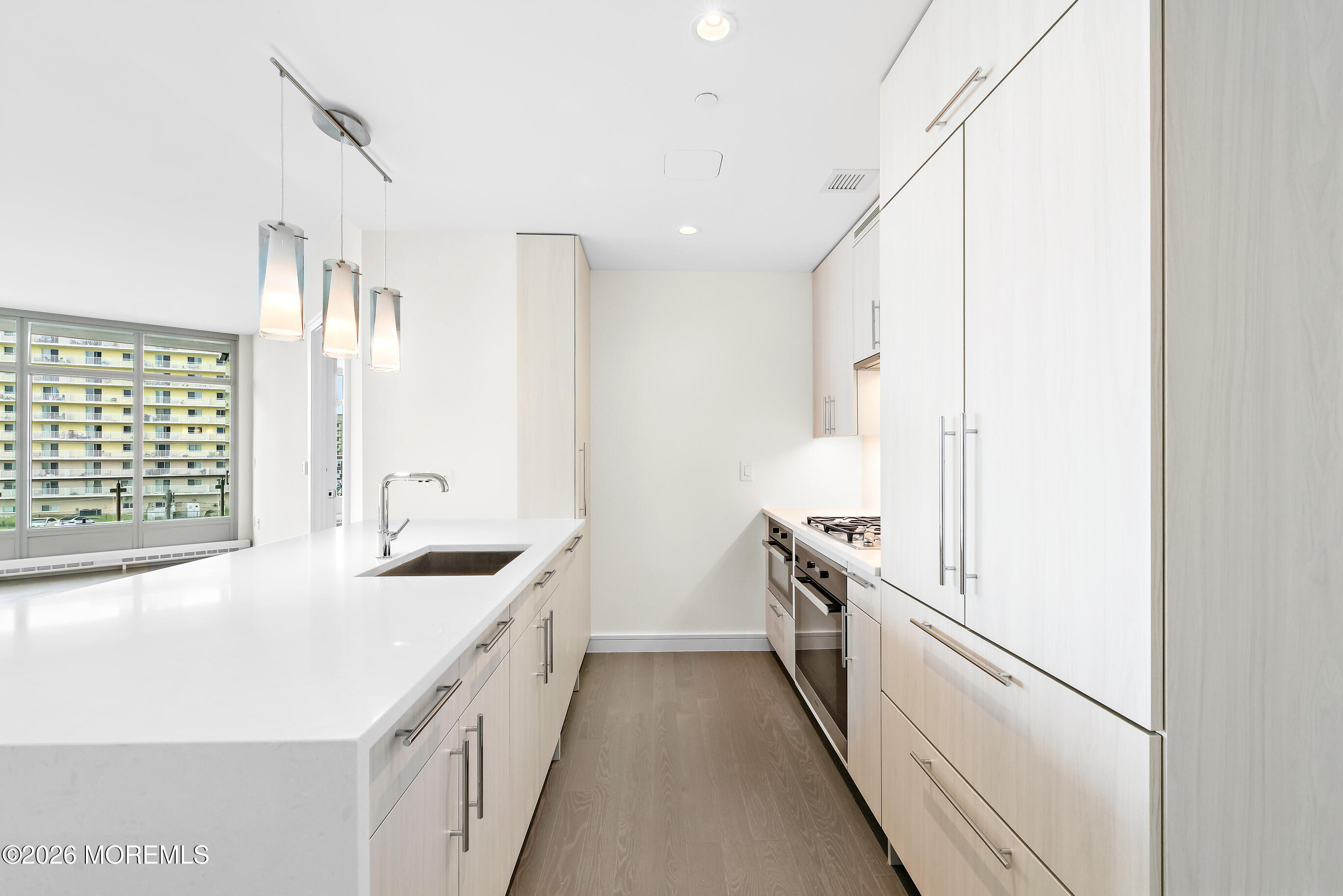 15 Morris Avenue 317