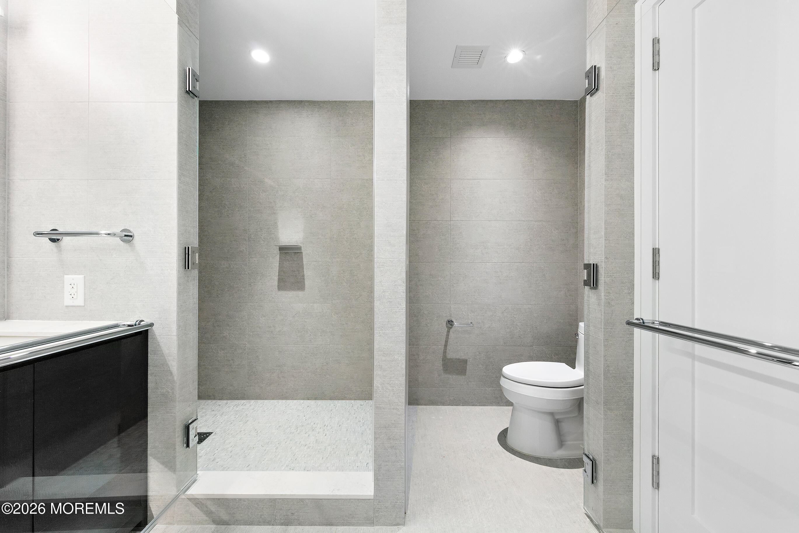 15 Morris Avenue 317