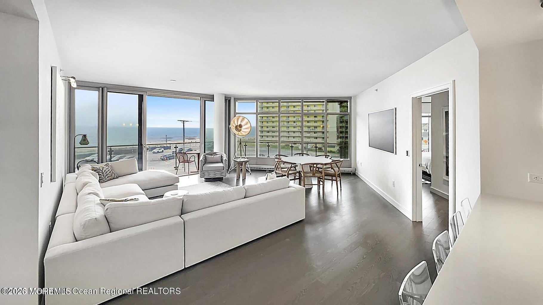 15 Morris Avenue 317