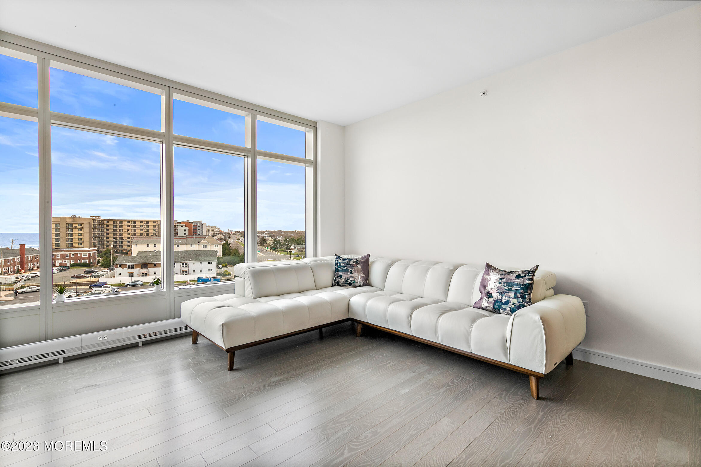 15 Morris Avenue 521