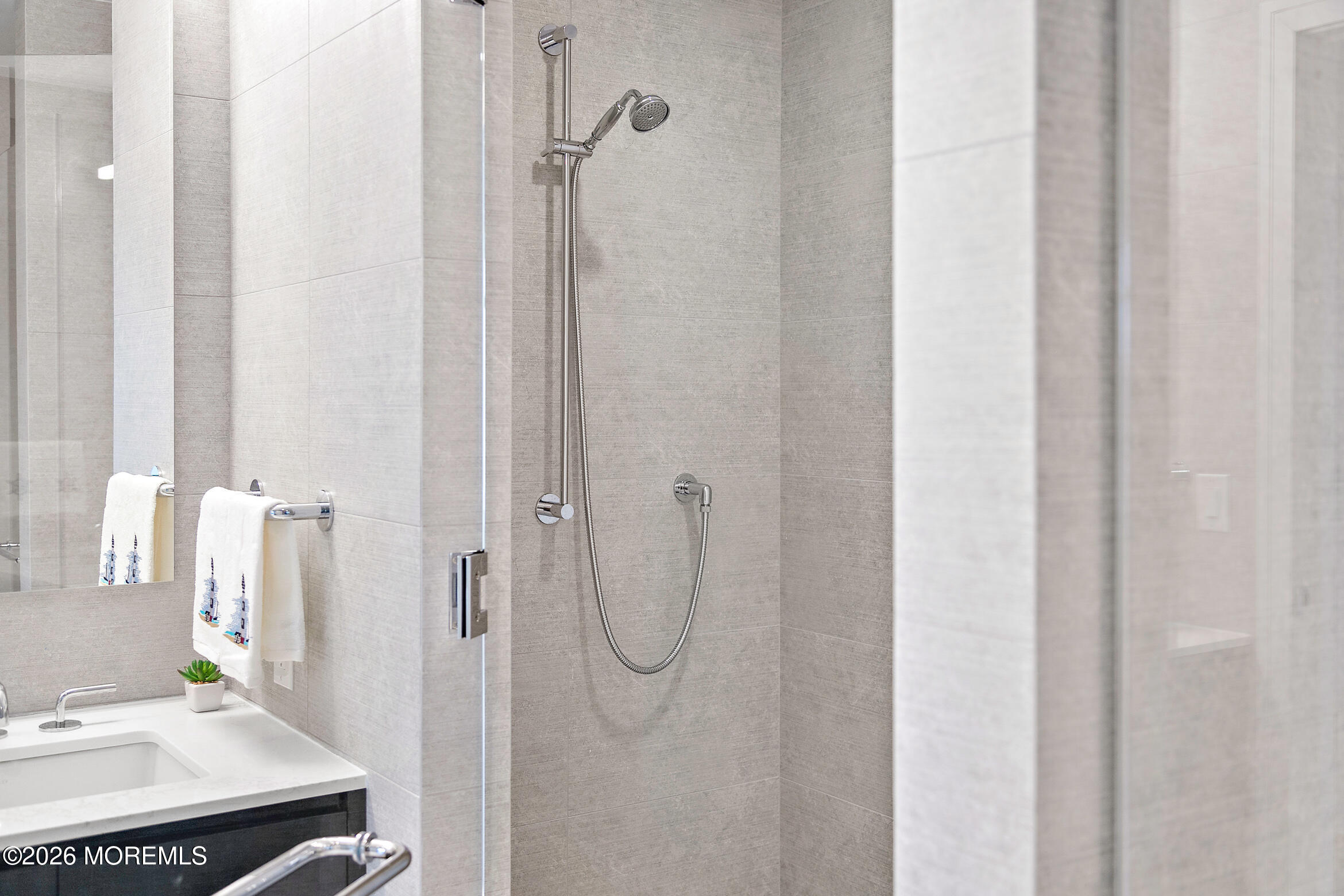 15 Morris Avenue 521