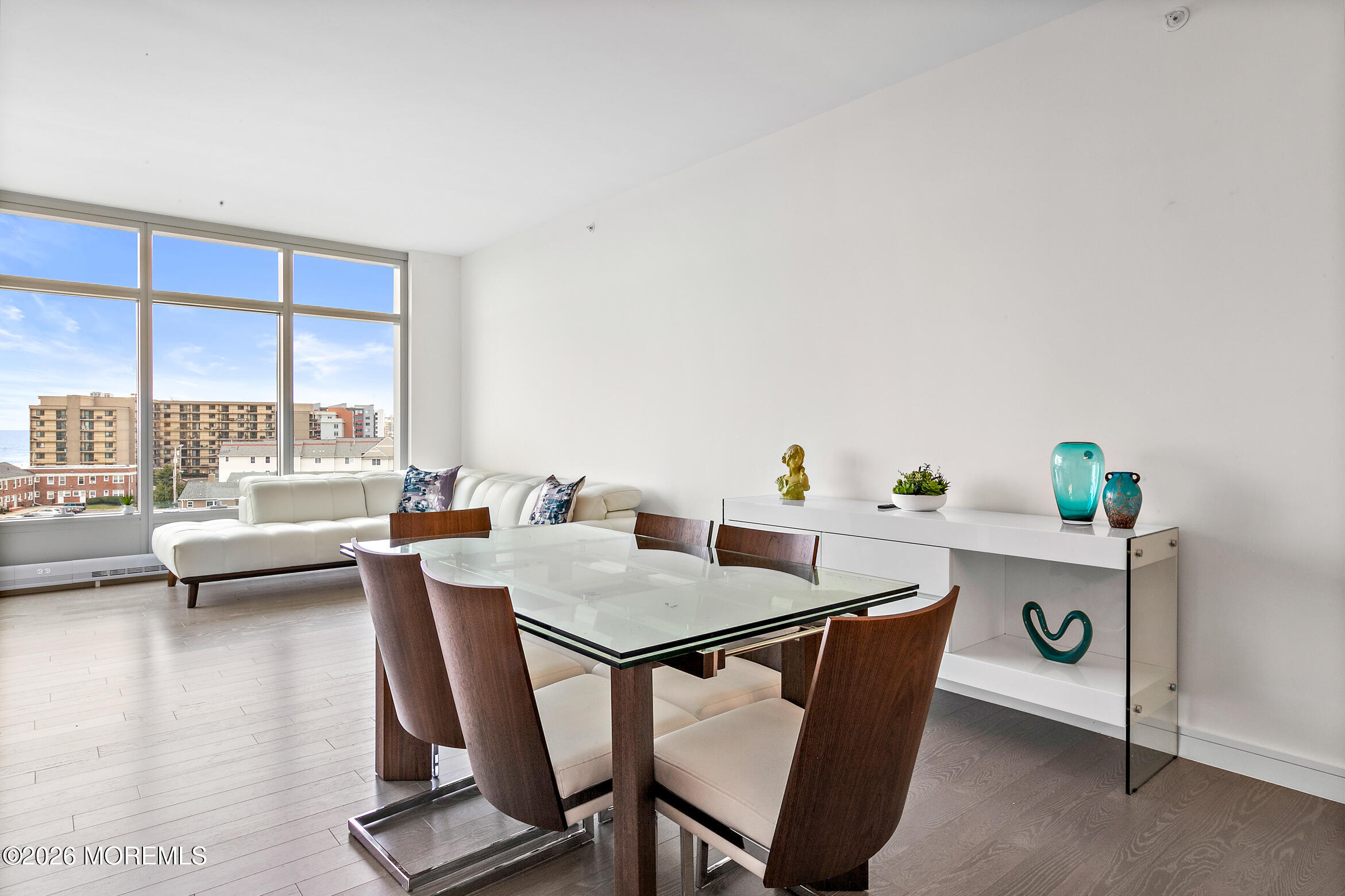 15 Morris Avenue 521