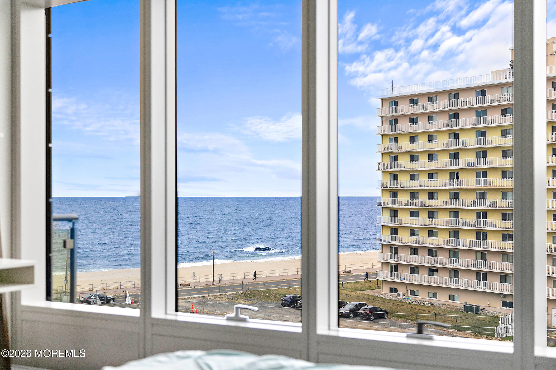 15 Morris Avenue 521