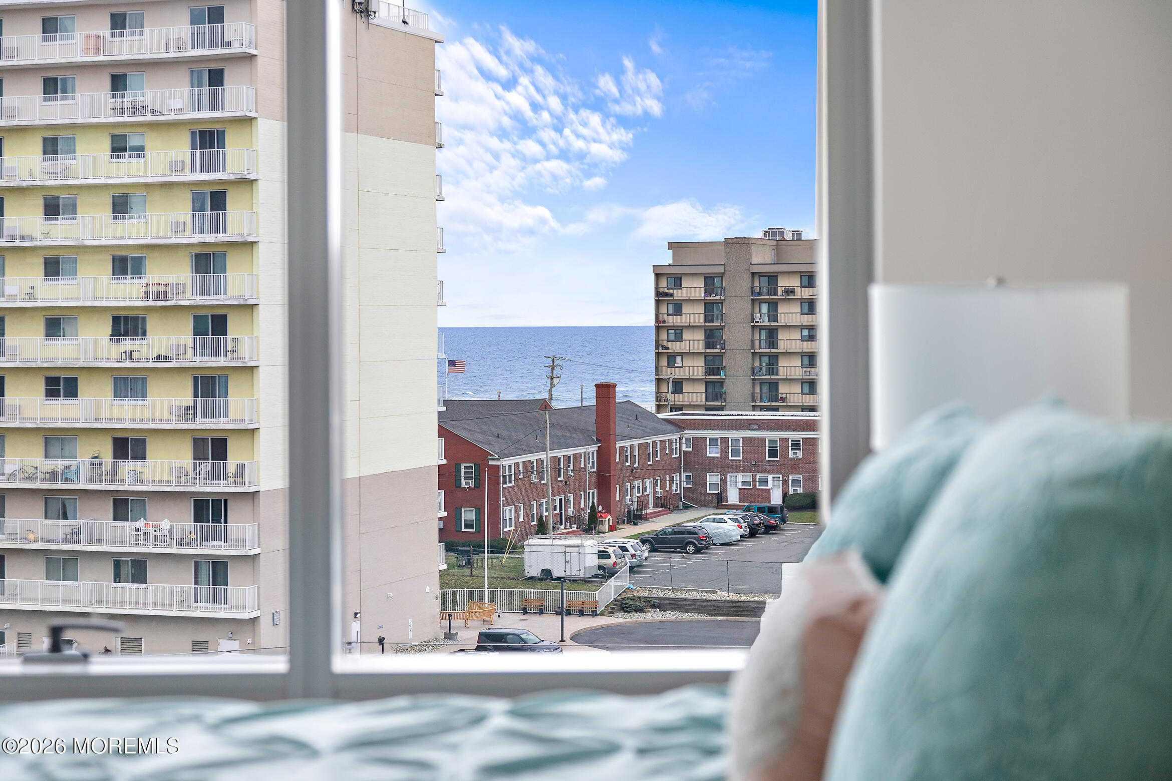 15 Morris Avenue 521