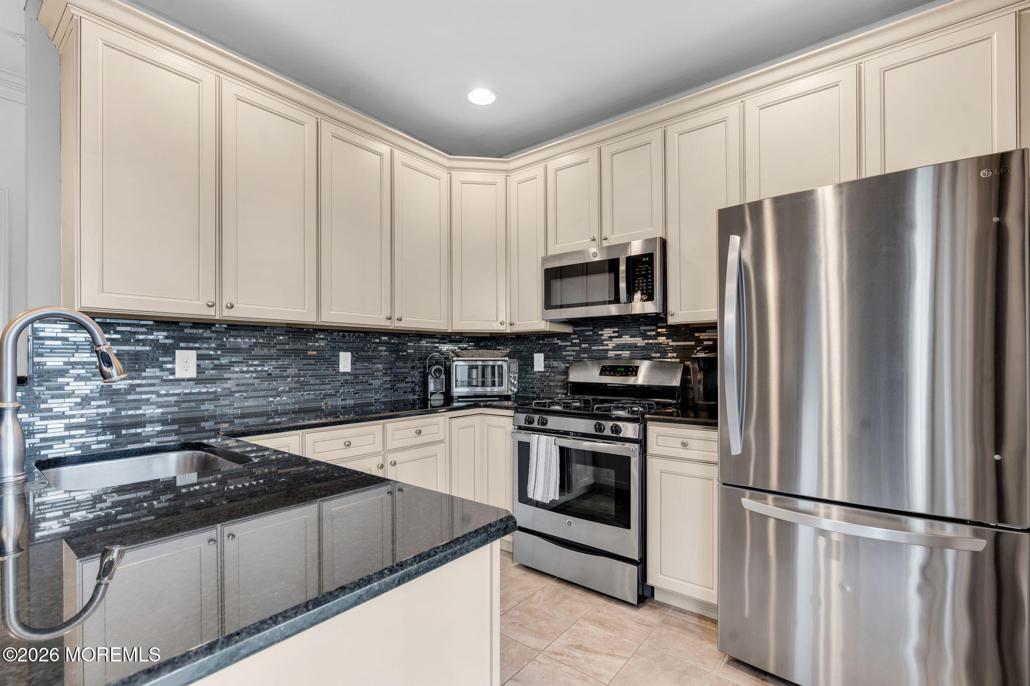 99 Steiner Avenue 24