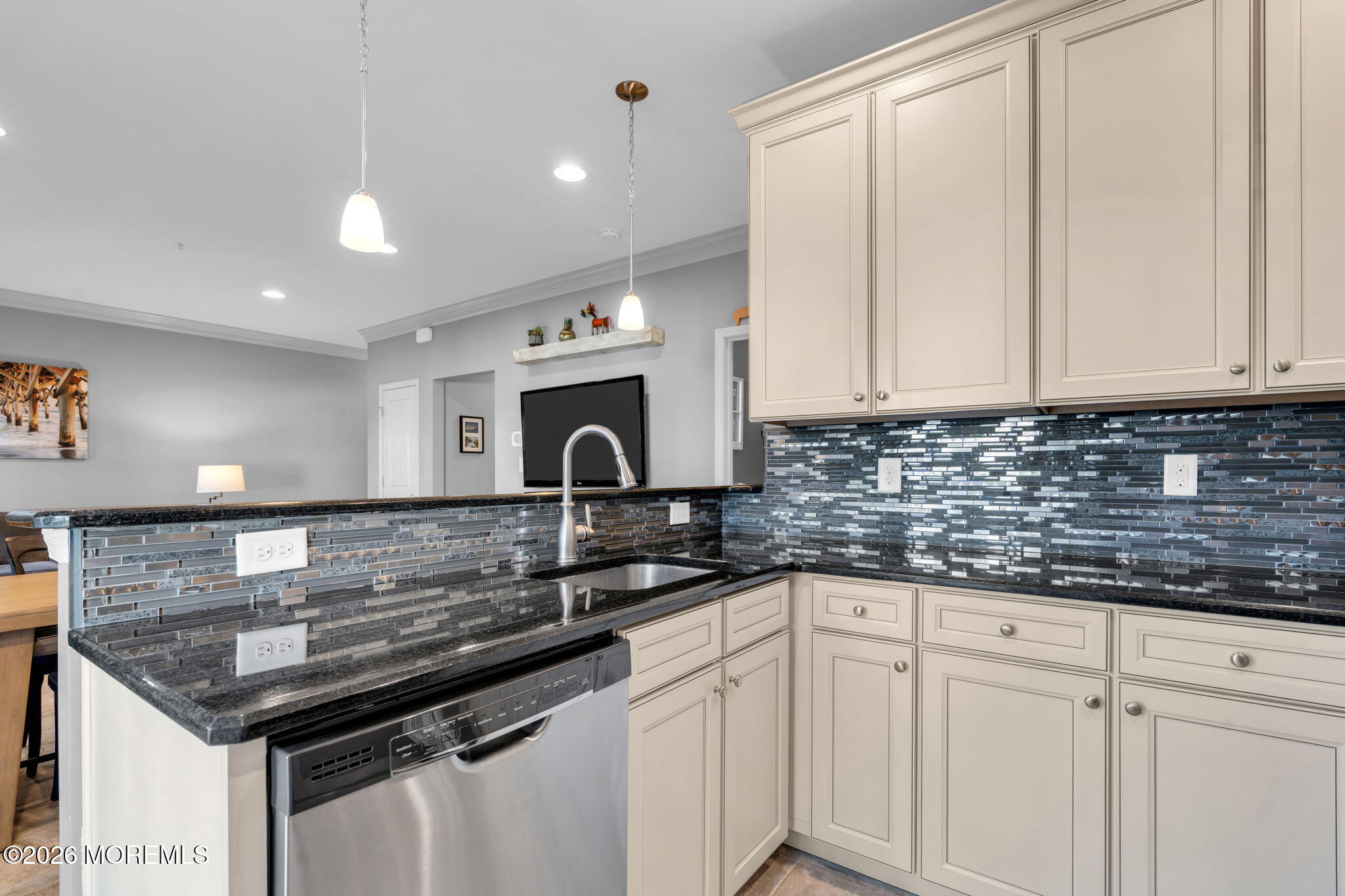 99 Steiner Avenue 24