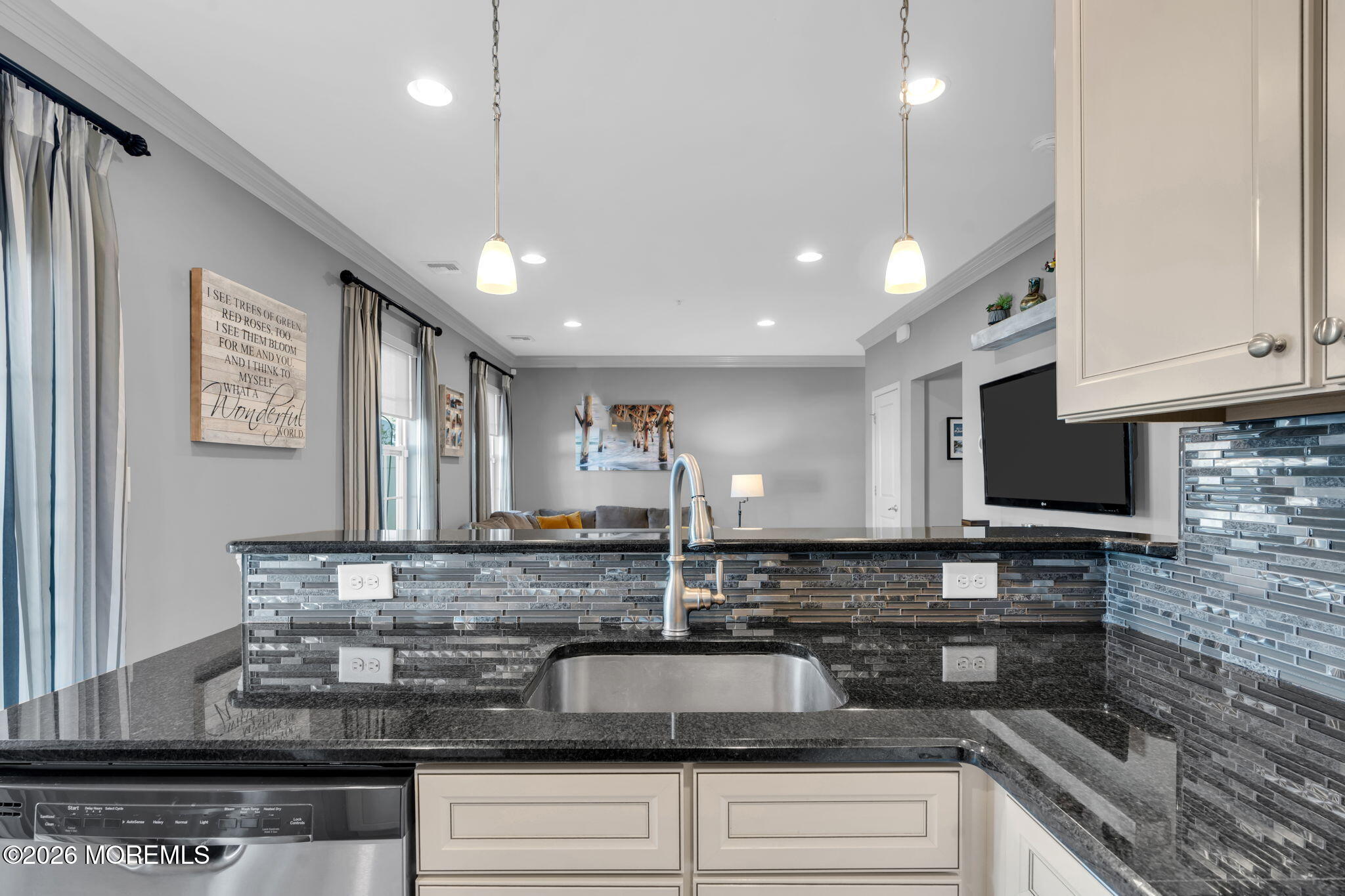 99 Steiner Avenue 24
