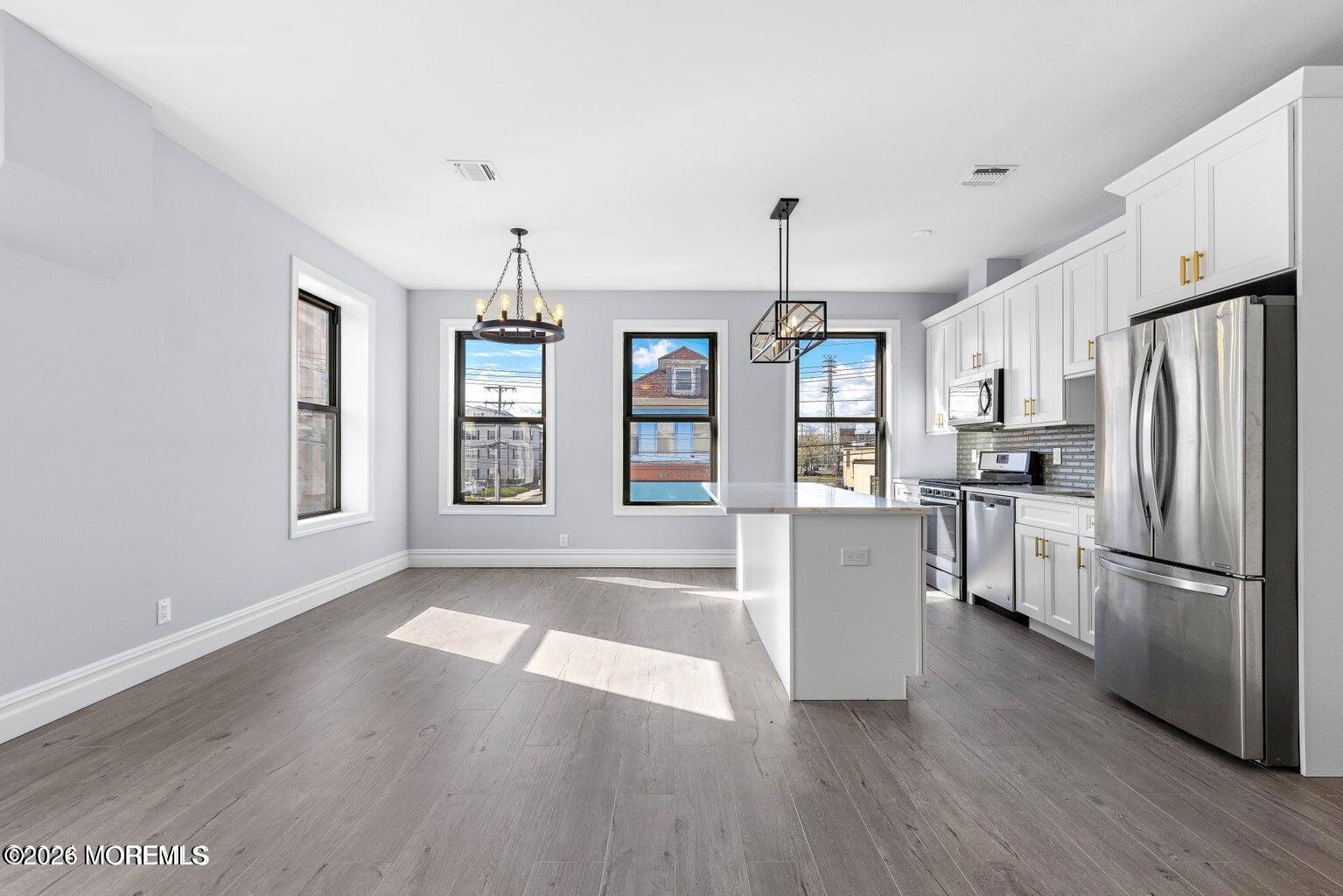 160 Monmouth Street 2