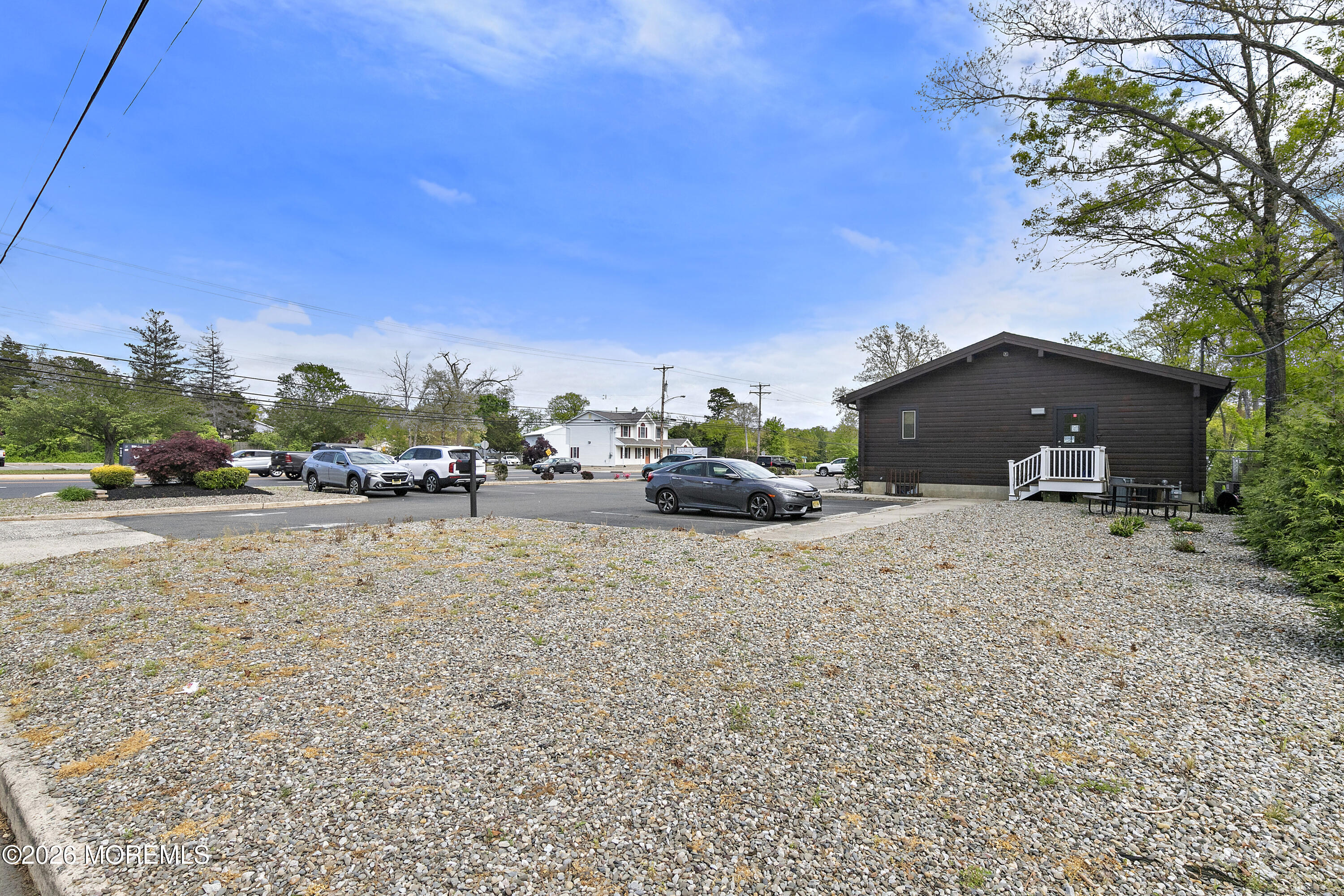 321 Lacey Road