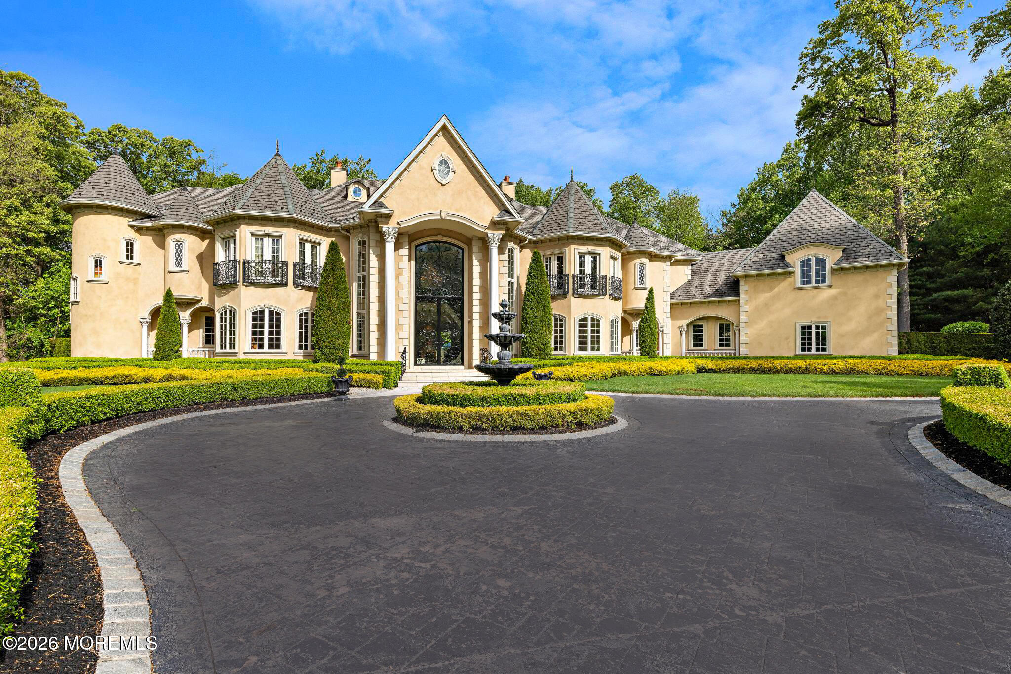 12 Raintree Court