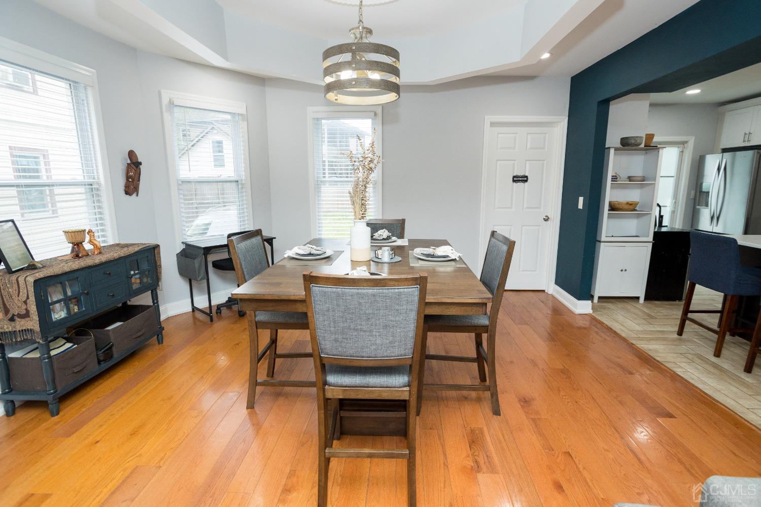 912-914 W 4th Street W