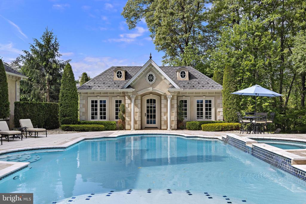 12 RAINTREE