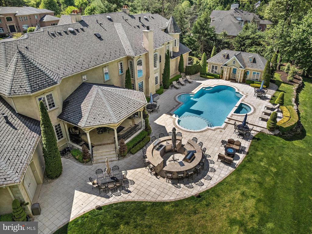 12 RAINTREE