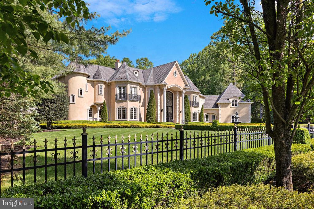 12 RAINTREE