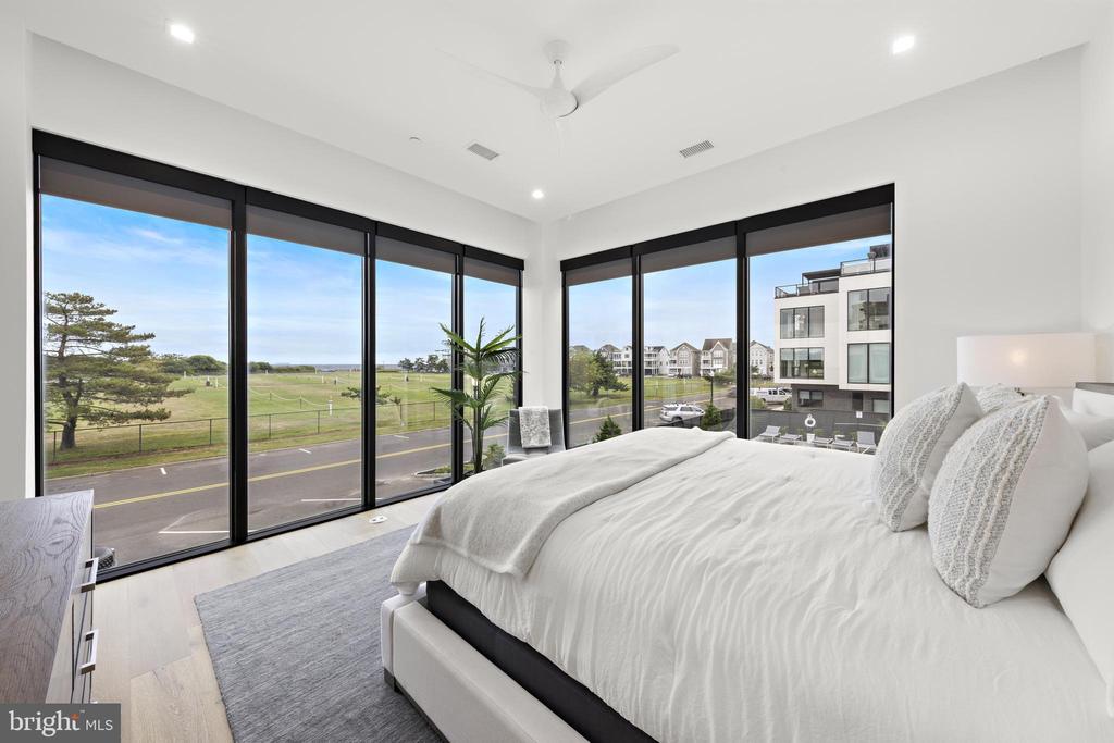 200 OCEAN AVENUE N Unit: 19