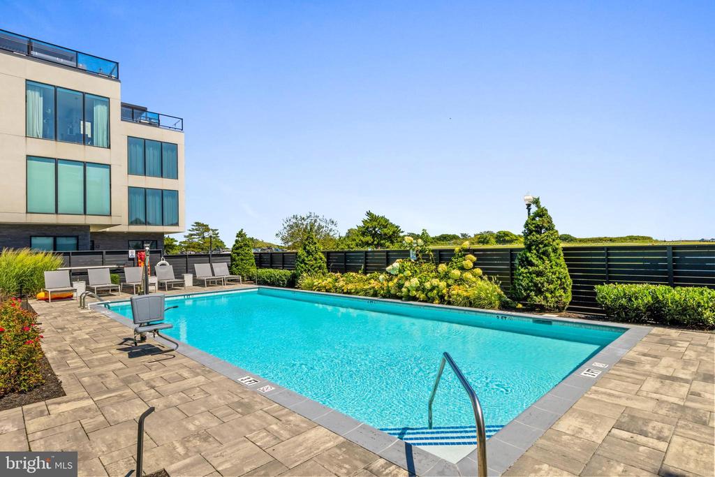 200 OCEAN AVENUE N Unit: 19