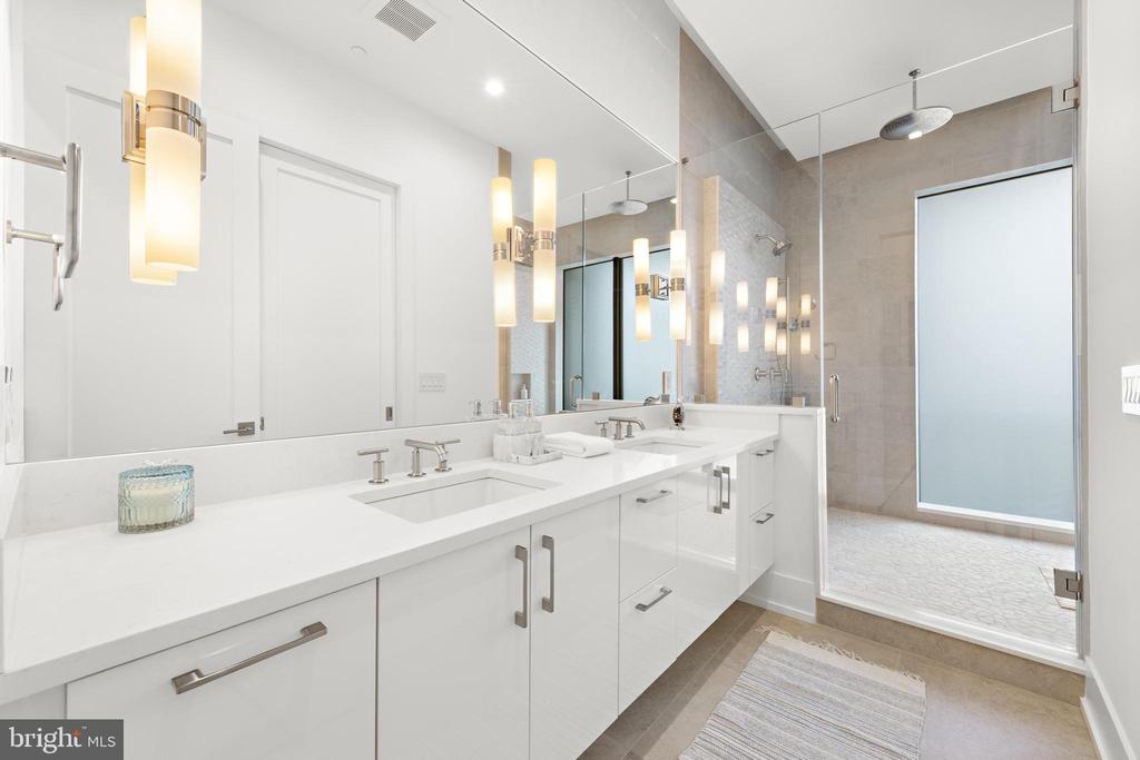 200 OCEAN AVENUE N Unit: 19