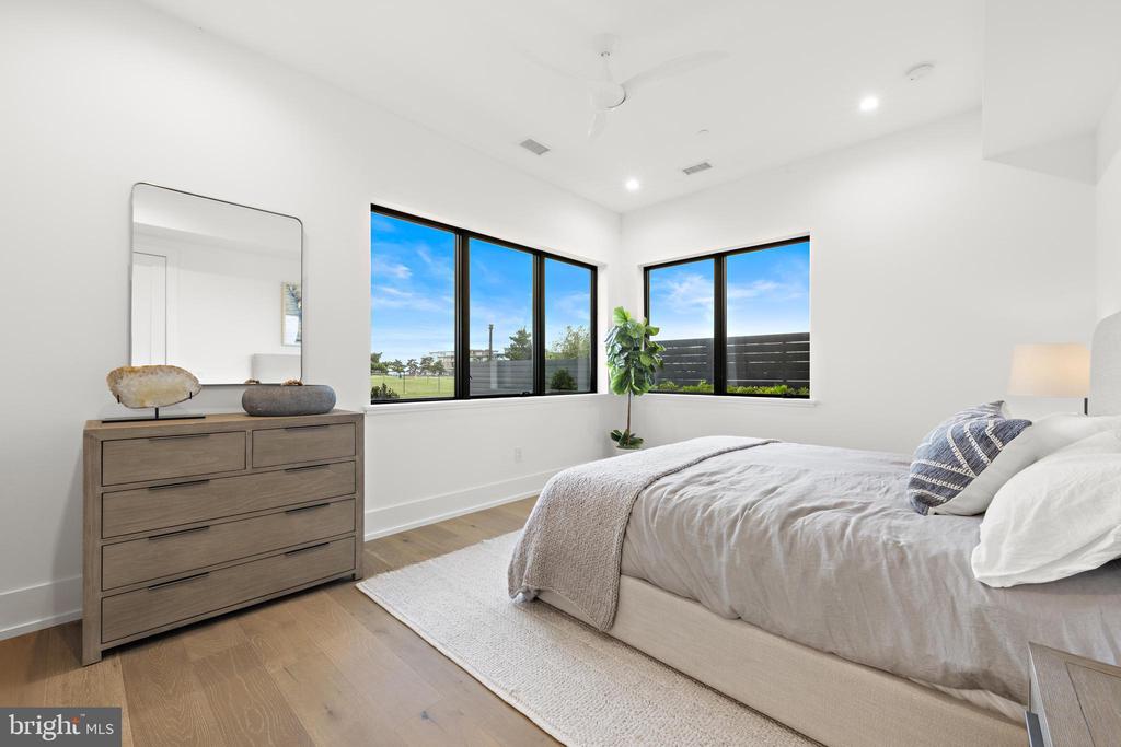 200 OCEAN AVENUE N Unit: 19
