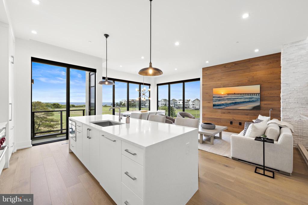 200 OCEAN AVENUE N Unit: 19