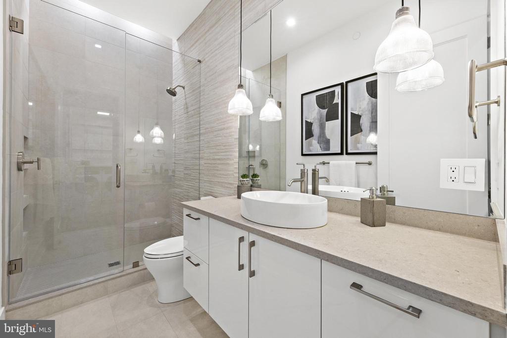 200 OCEAN AVENUE N Unit: 19