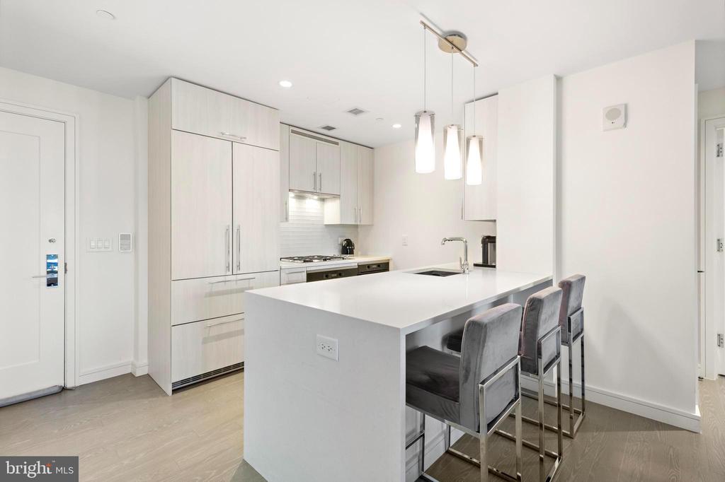 30 MELROSE TERR Unit: 216