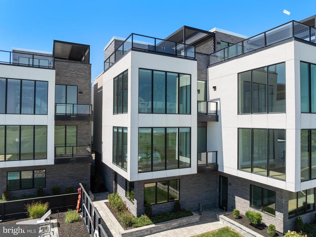 200 OCEAN AVENUE N Unit: 16