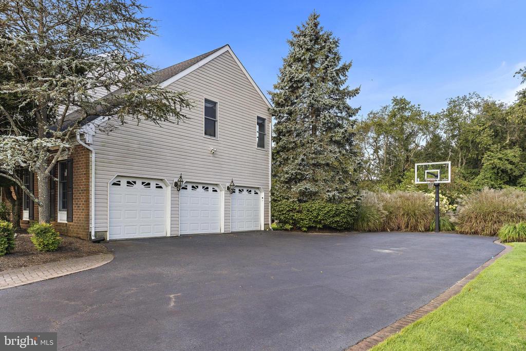 357 PETER FORMAN DRIVE