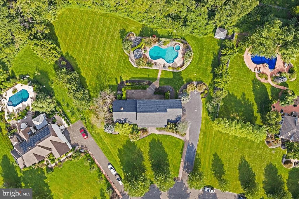 357 PETER FORMAN DRIVE