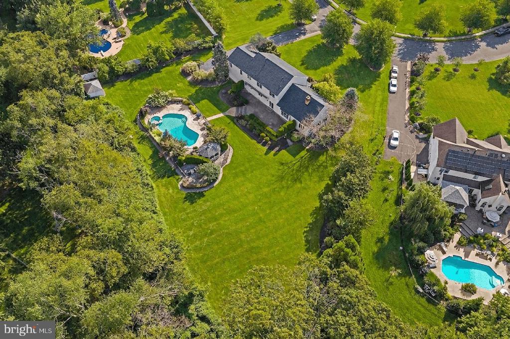 357 PETER FORMAN DRIVE