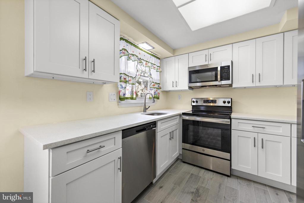 420 NEWPORT WAY Unit: 420A